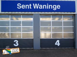 Grote buitenreclame platen